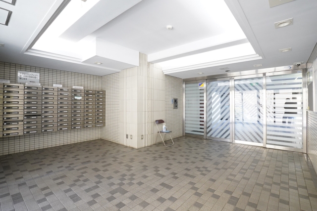 ブルーライン 吉野町駅 徒歩1分 10階建 築37年の外観写真