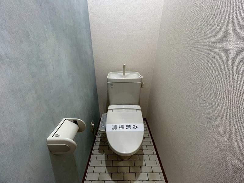 小田急小田原線 本厚木駅 徒歩8分 4階建 築24年のトイレ写真