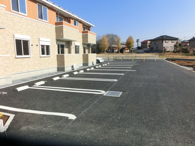 駐車場　敷地内の駐車場あります