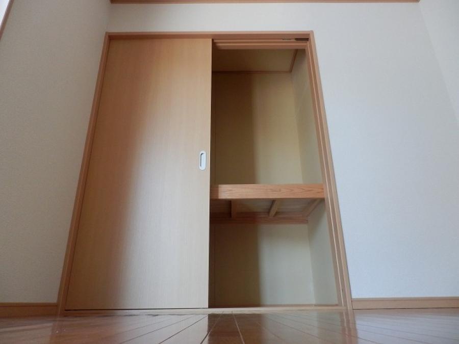 日高貸家の内装写真