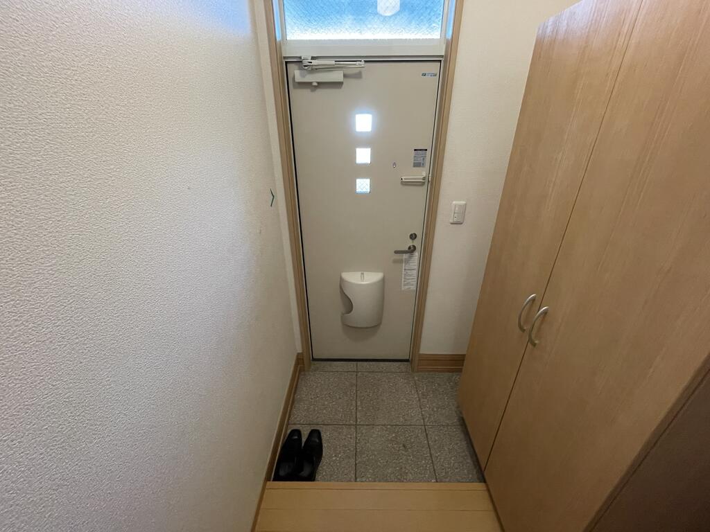 ＪＲ仙石線 中野栄駅 徒歩3分 2階建 築14年の玄関写真