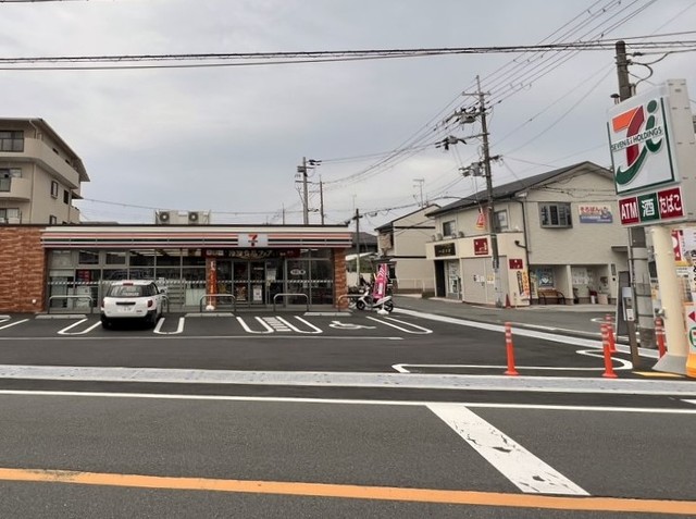 コンビニ　セブンイレブン茨木稲葉町（コンビニ）まで455m
