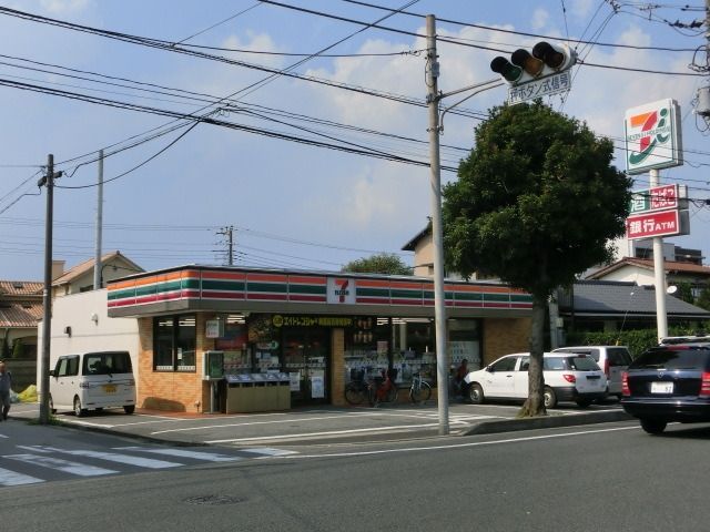 コンビニ　セブンイレブン（コンビニ）まで270m