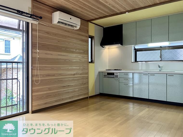 柏ケ谷戸建の居間写真