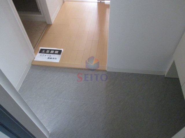 ニッケノーブルハイツ江坂の玄関写真