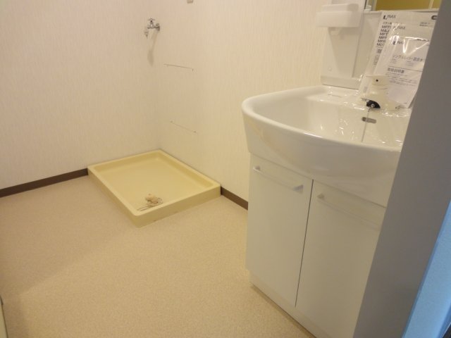 洗面設備　同物件別号室の写真です。