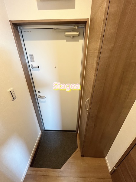 REGALEST 大宮の玄関写真