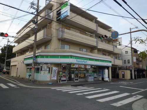 コンビニ　ファミリーマート 長居西店（コンビニ）まで442m