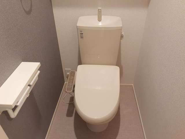 トイレ　清潔感のあるトイレです
