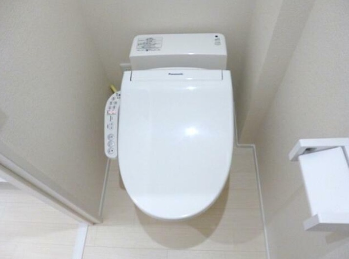 東急田園都市線 宮前平駅 徒歩13分 3階建 築11年のトイレ写真