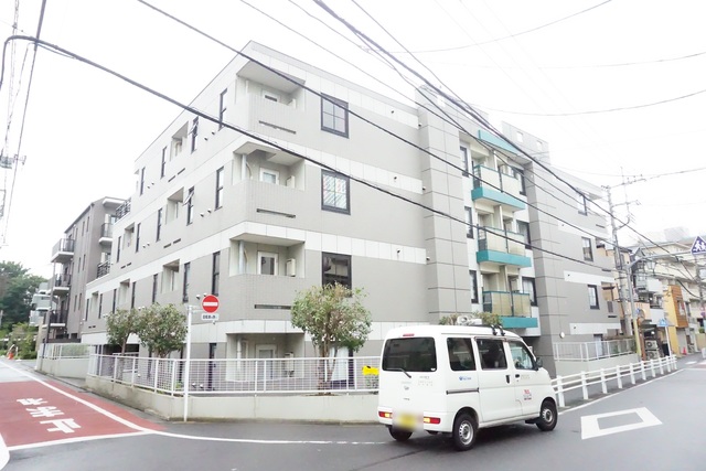 建物外観　周囲は閑静な住宅街なので騒音の心配もございません♪