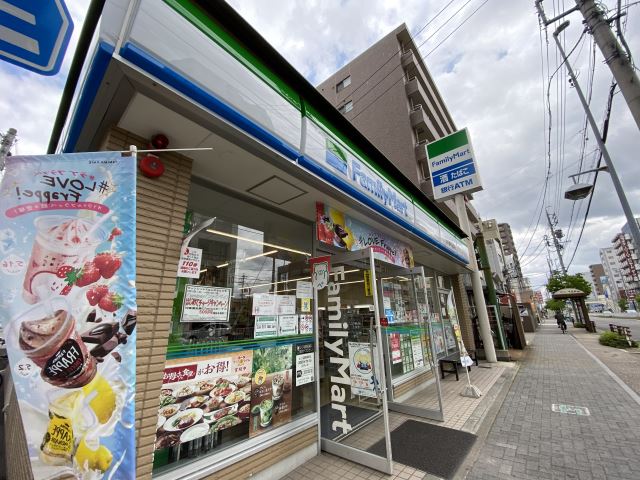 コンビニ　ファミリーマート（コンビニ）まで340m