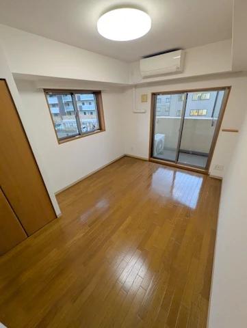 居室・リビング　２面採光で明るいお部屋
