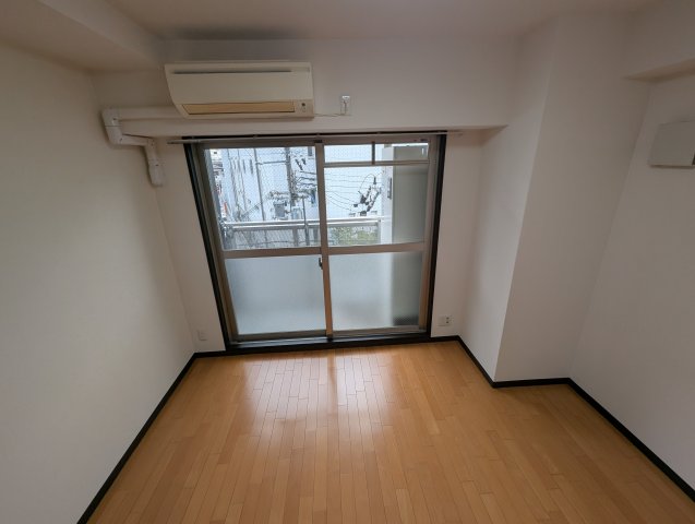 U ro新大阪の居間写真