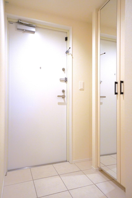 玄関　※写真は同タイプ住戸です。