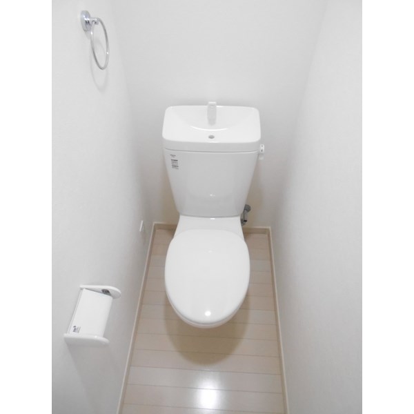ＪＲ常磐線 北千住駅 徒歩10分 3階建 築7年のトイレ写真