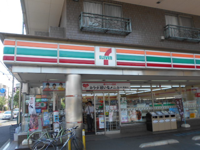コンビニ　セブンイレブン（コンビニ）まで200m