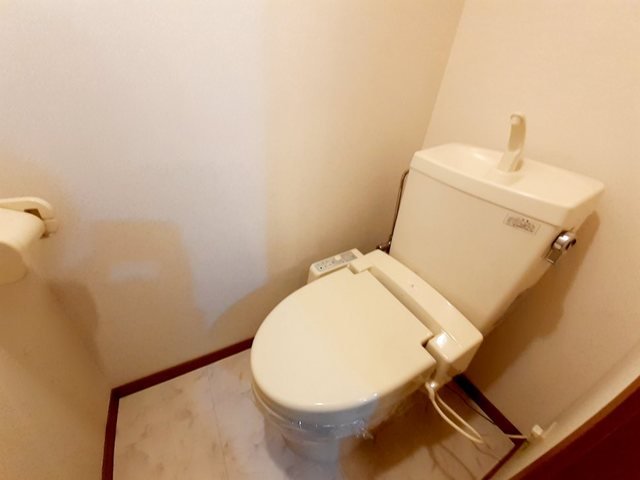トイレ　清潔感のあるトイレです