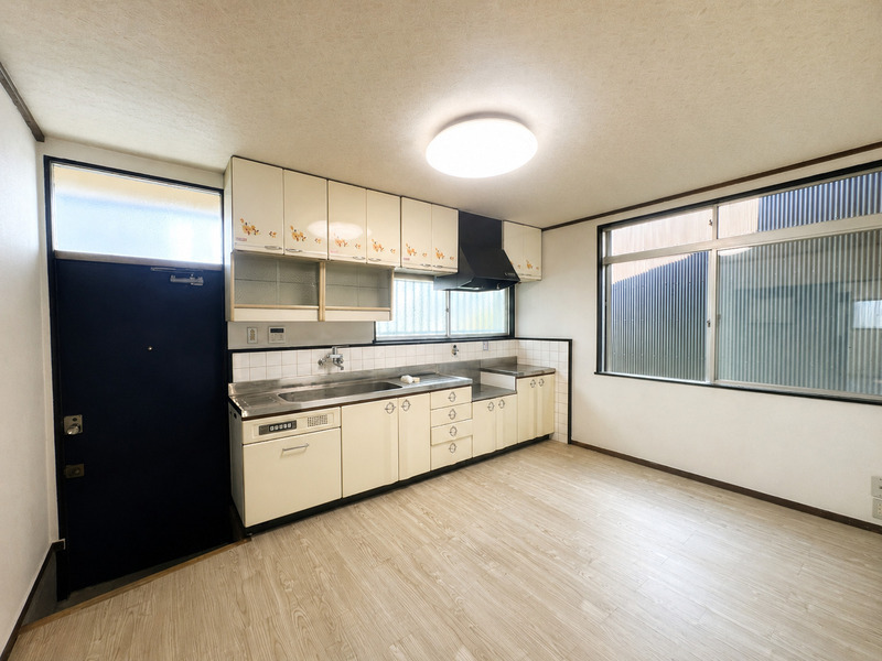 ＪＲ紀勢本線 宮前駅 徒歩5分 2階建 築56年のキッチン写真