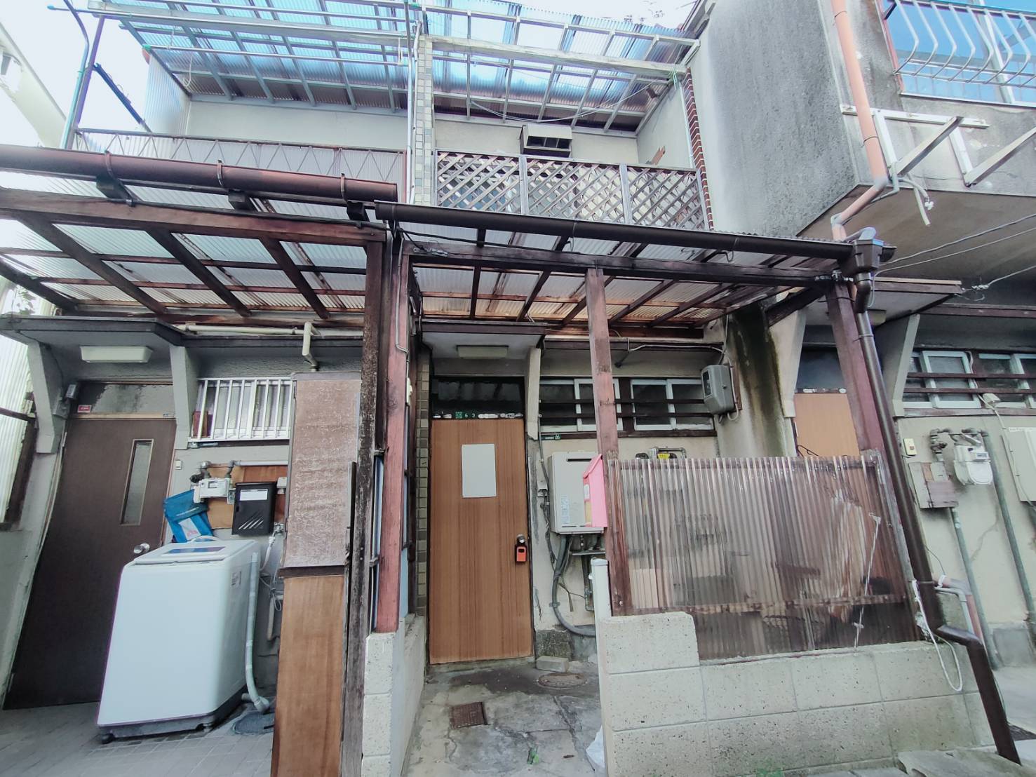 川西市久代4丁目テラスハウス