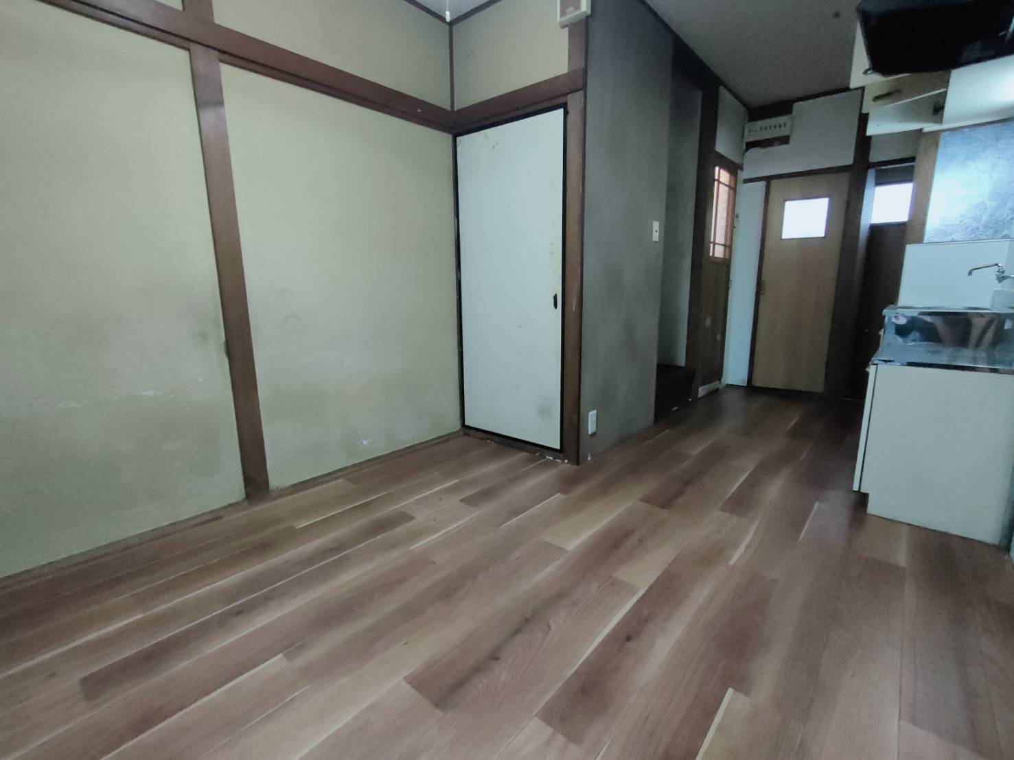 川西市久代4丁目テラスハウスの居間写真