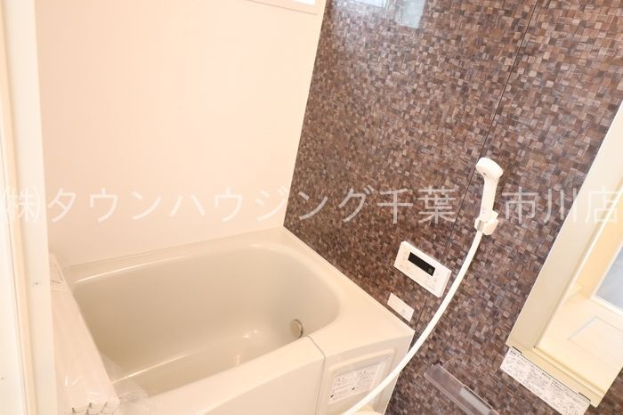 ＪＲ京葉線 新浦安駅 徒歩15分 3階建 築5年の風呂写真