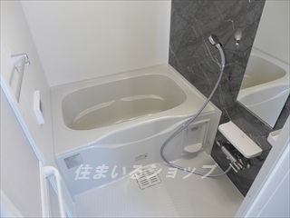 バス・シャワールーム　追い焚き・浴室暖房乾燥機あり