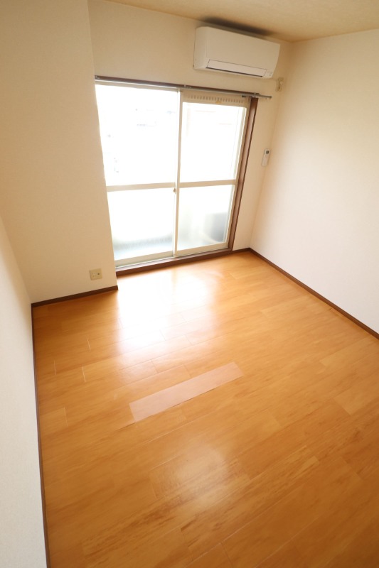 居室・リビング　明るいお部屋です。