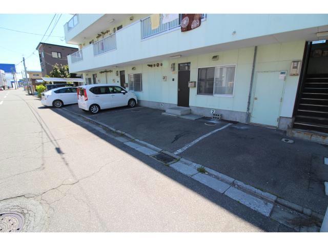 駐車場　駐車場