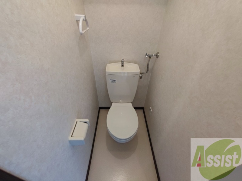 トイレ　こちらはトイレです。清潔感があり、安心して使用できます。
