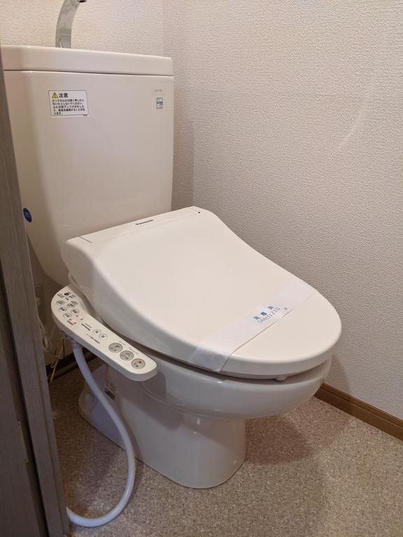 トイレ　写真は別号室です。現況優先になります。