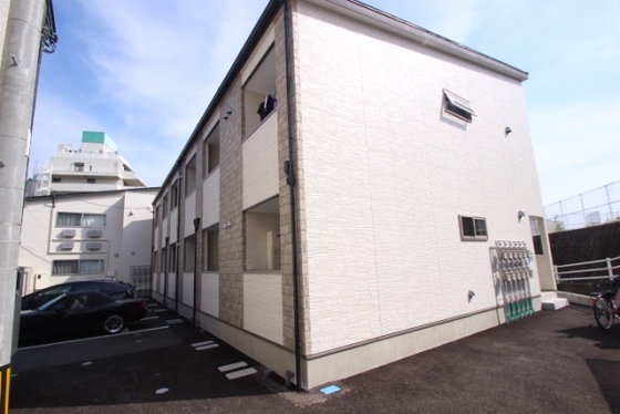 尾長東アパートC棟の外観写真
