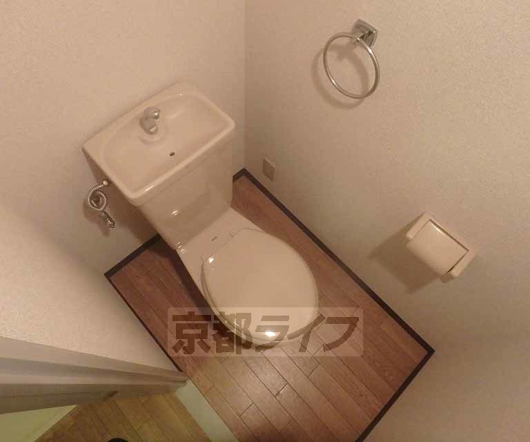 ＪＲ奈良線 黄檗駅 徒歩5分 7階建 築31年のトイレ写真