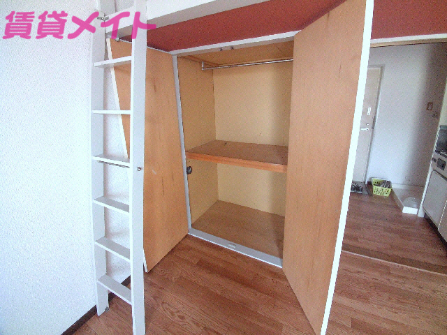 収納　同型写真