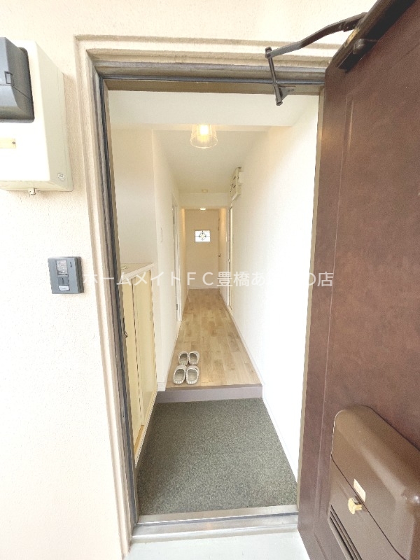 玄関　同型別部屋写真