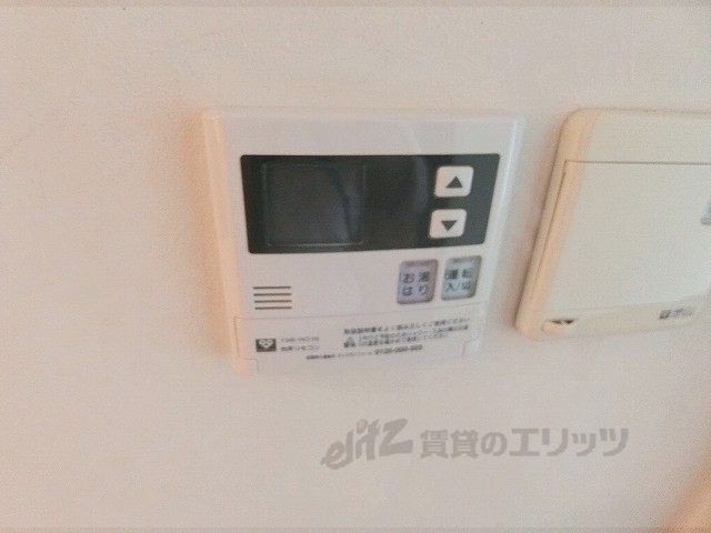 その他設備　給湯器リモコン