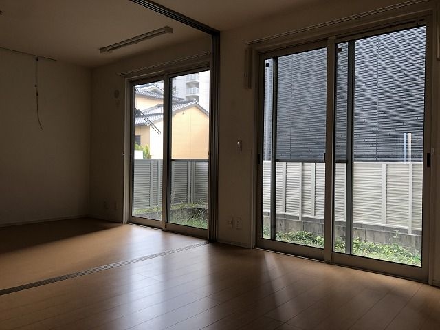 アイリス タウンの居間写真