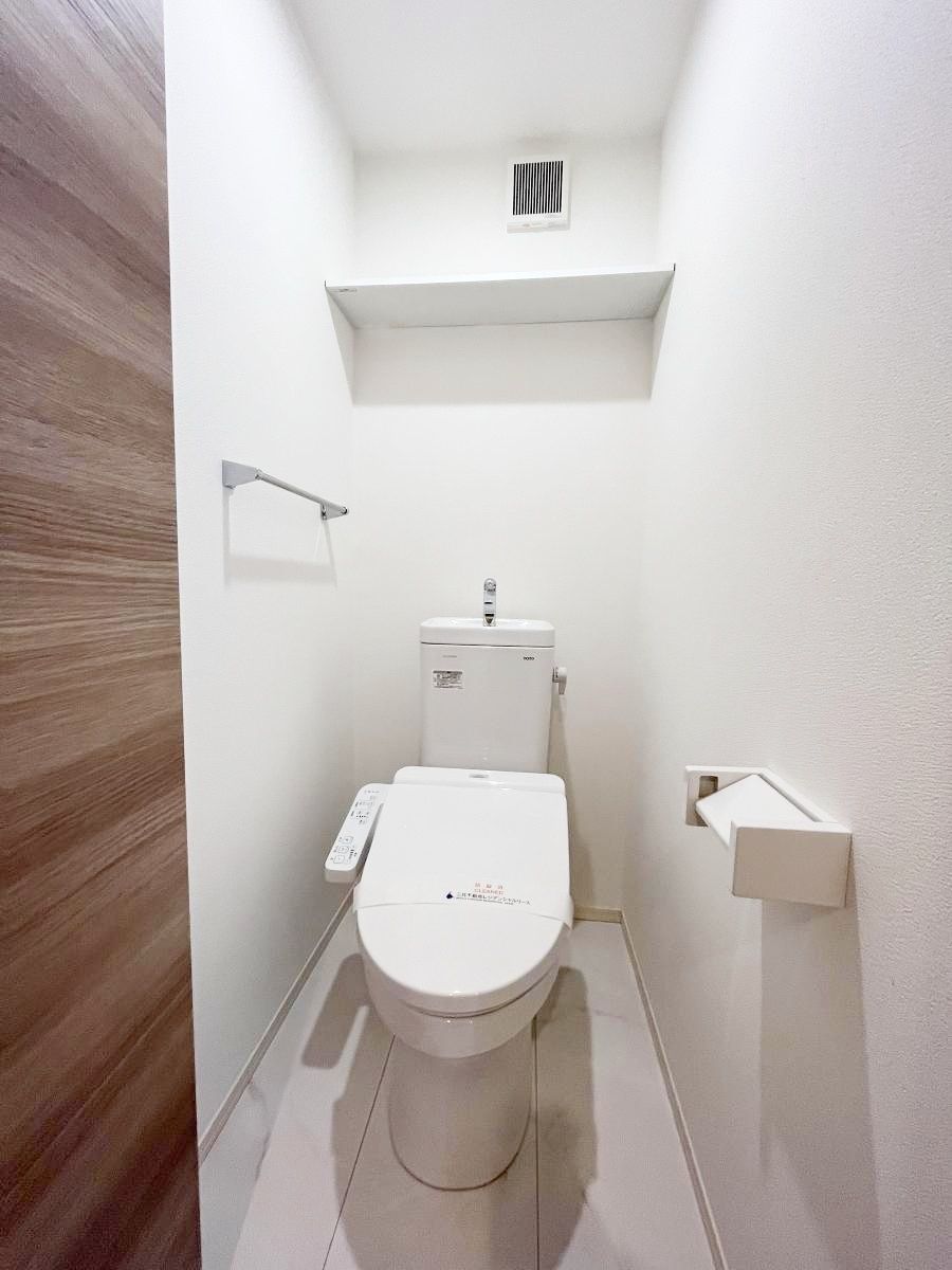 都営浅草線 高輪台駅 徒歩3分 3階建 築7年のトイレ写真