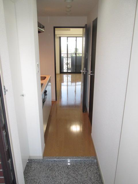 玄関　※同仕様参考写真