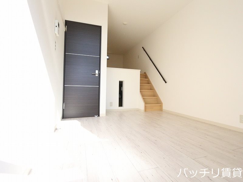 居室・リビング　同型イメージの為、現状を優先致します