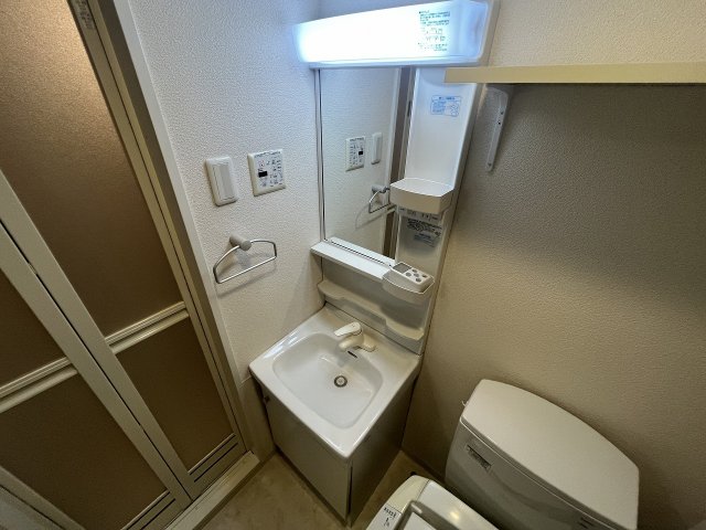洗面設備　脱衣スペースもあります