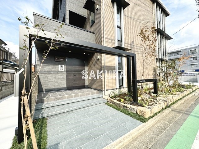 エントランス　お洒落な建物デザイン♪