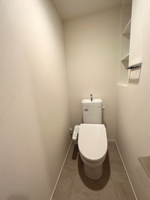 トイレ　※写真は同タイプ住戸です。