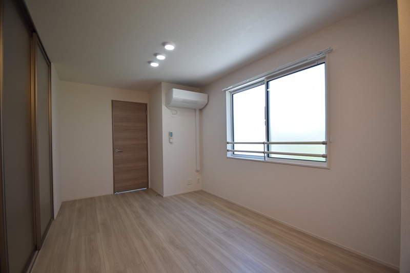 居室・リビング　10.9帖のフローリングのお部屋です☆