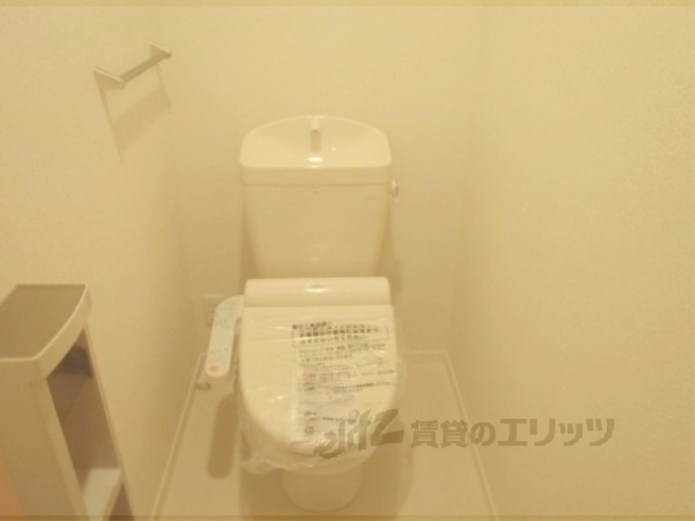 トイレ　ウォシュレット付き