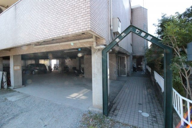 阪急京都線 茨木市駅 徒歩8分 4階建 築32年の外観写真