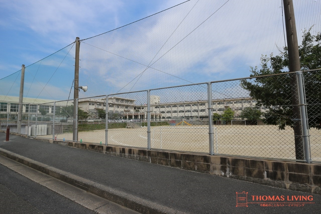 小学校　北九州市立高須小学校（小学校）まで406m