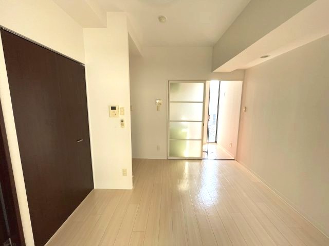 居室・リビング　イメージとして同建物他部屋を表示しています