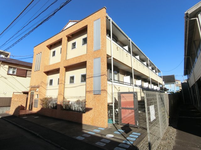 建物外観　2008年完成のお洒落なアパート☆