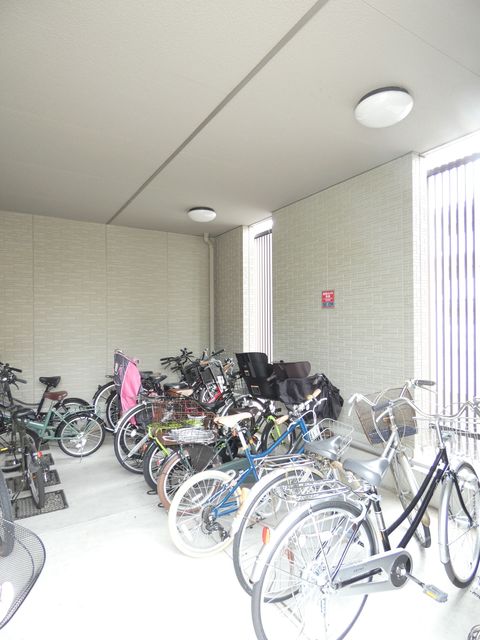 阪急神戸線 園田駅 徒歩16分 3階建 築15年の外観写真